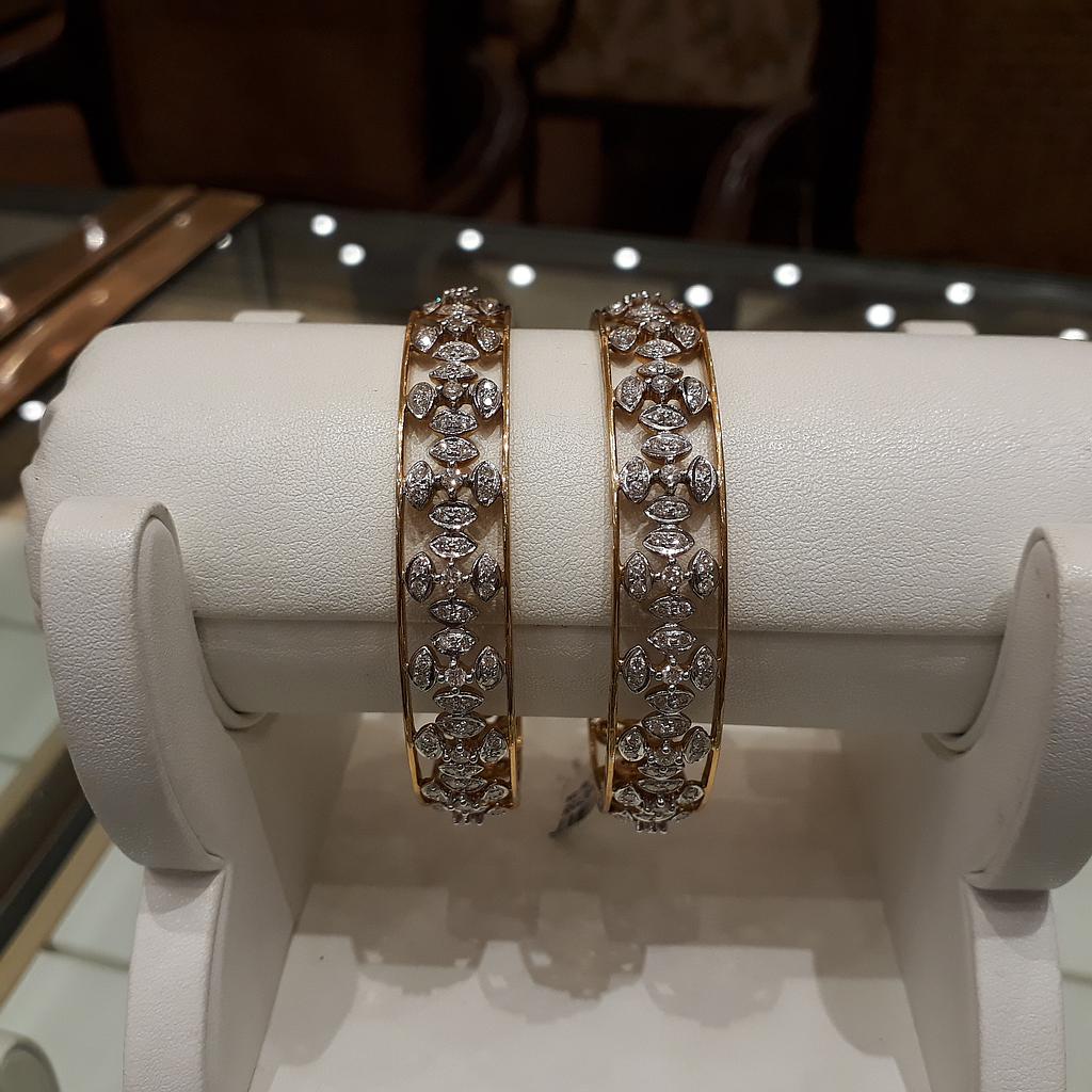DIAMOND BANGLE