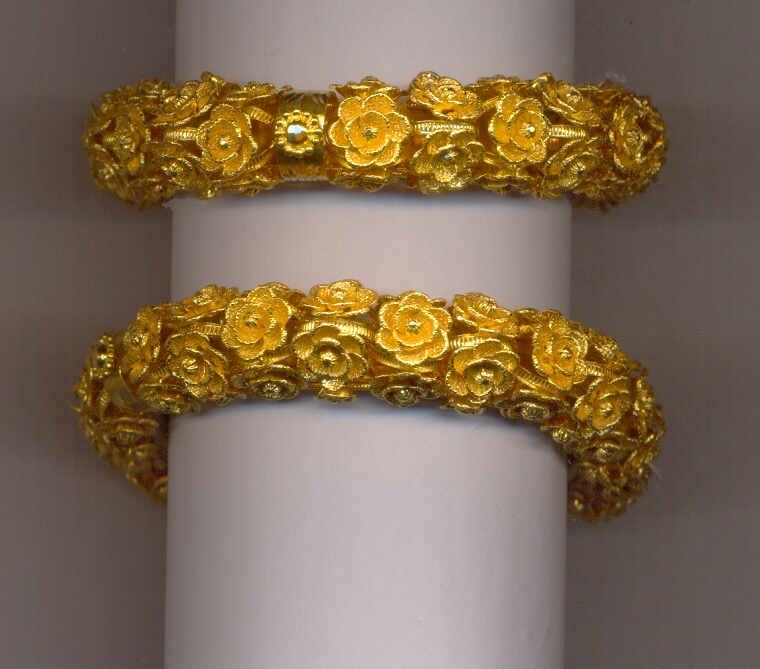 GOLD BANGLE DESIGNER