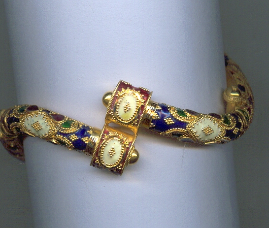 GOLD BANGLE DESIGNER EXCLUSIVE