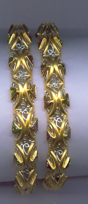 GOLD BANGLE DESIGNER EXCLUSIVE