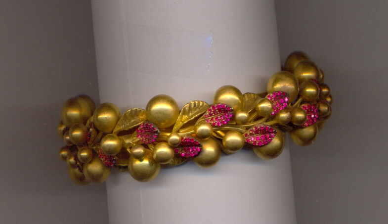 GOLD BANGLE DESIGNER EXCLUSIVE