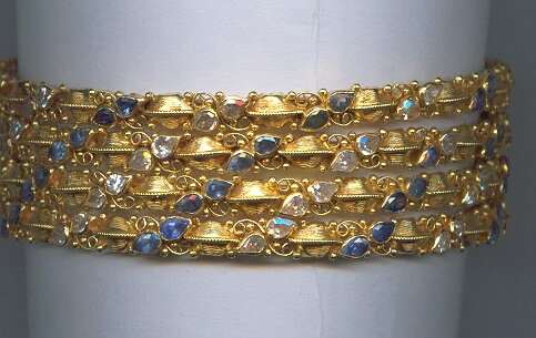 GOLD BANGLE DESIGNER EXCLUSIVE