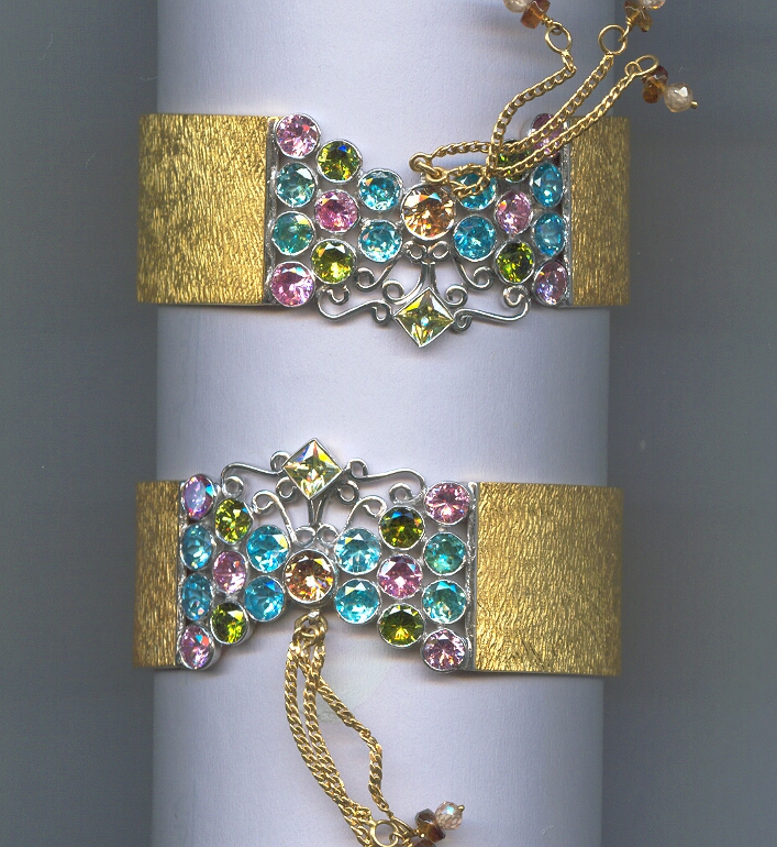 GOLD BANGLE DESIGNER EXCLUSIVE