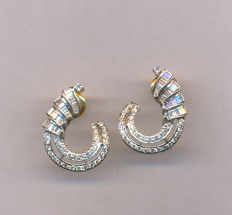 DIAMOND EARRING