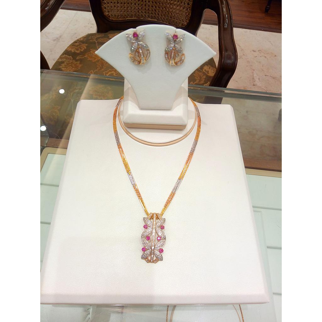 DIAMOND HALF SET PENDENT FANCY