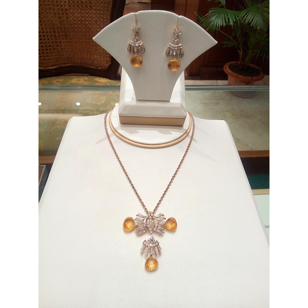 DIAMOND SET PENDENT
