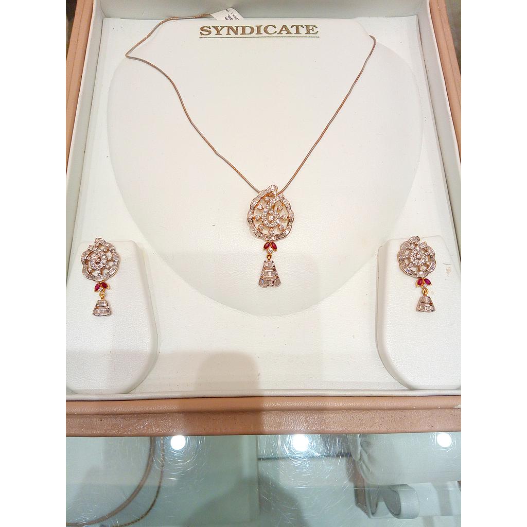 DIAMOND HALF SET PENDENT FANCY