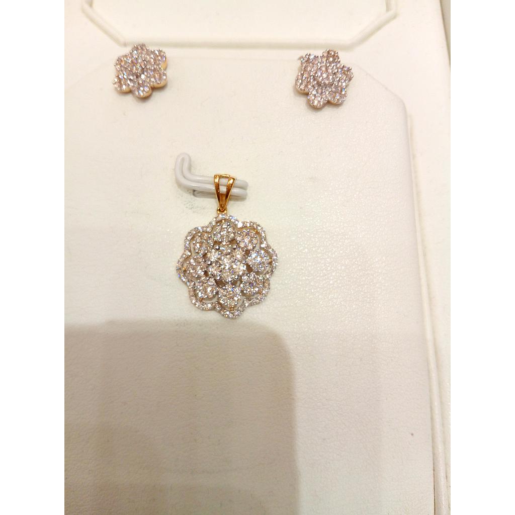 DIAMOND HALF SET PENDENT FANCY