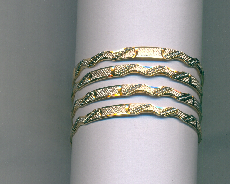 GOLD BANGLE MACHINE CUTTING FANCY