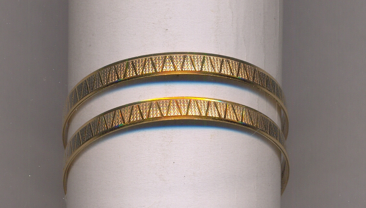 GOLD BANGLE MACHINE CUTTING FANCY