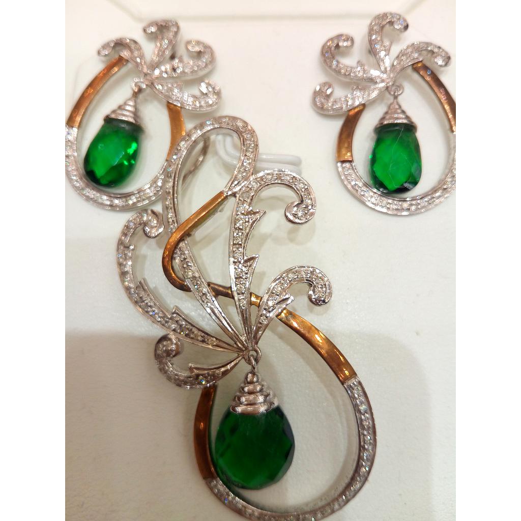 DIAMOND HALF SET PENDENT FANCY
