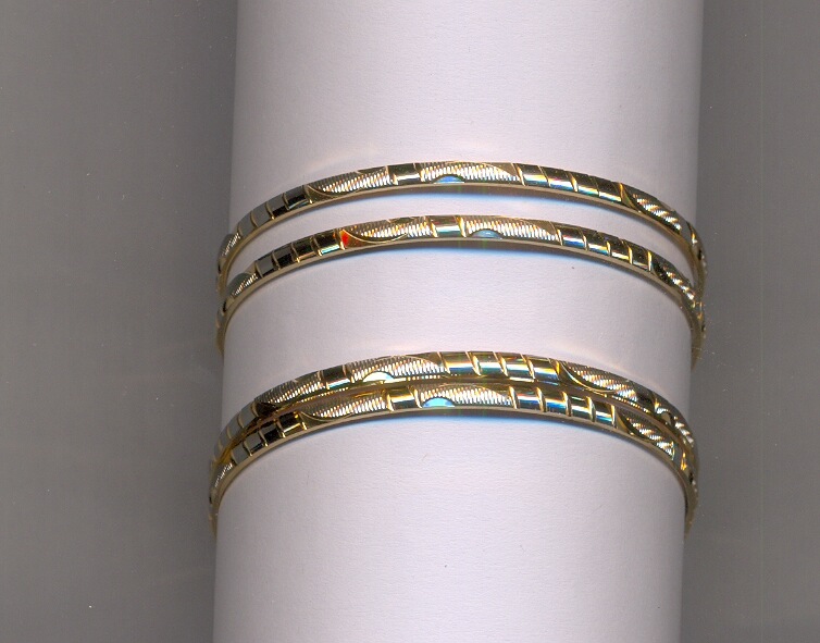 GOLD BANGLE MACHINE CUTTING FANCY