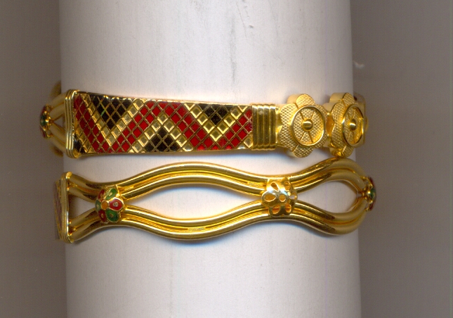 GOLD BANGLE PLAIN EXCLUSIVE