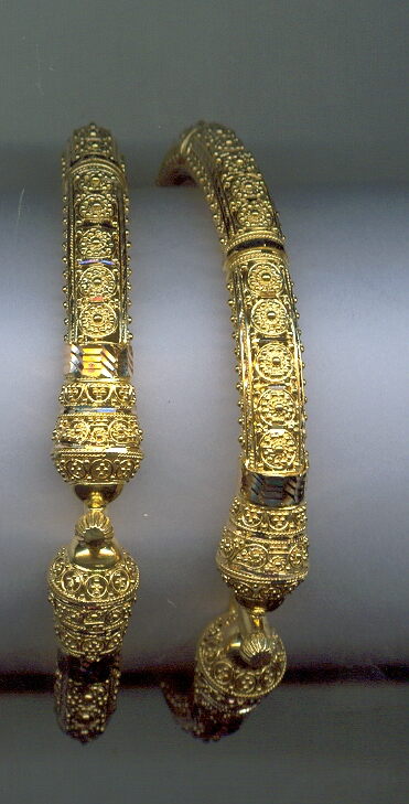 GOLD BANGLE PLAIN EXCLUSIVE