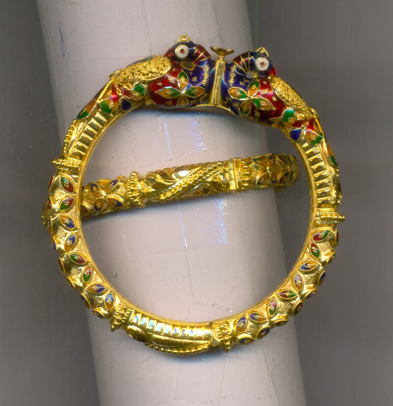 GOLD BANGLE PLAIN EXCLUSIVE