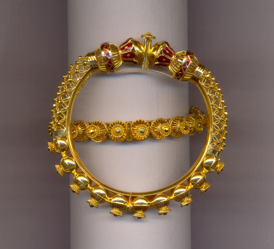 GOLD BANGLE PLAIN EXCLUSIVE