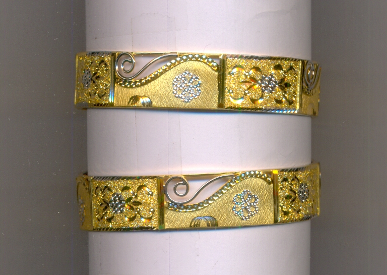 GOLD BANGLE PLAIN EXCLUSIVE
