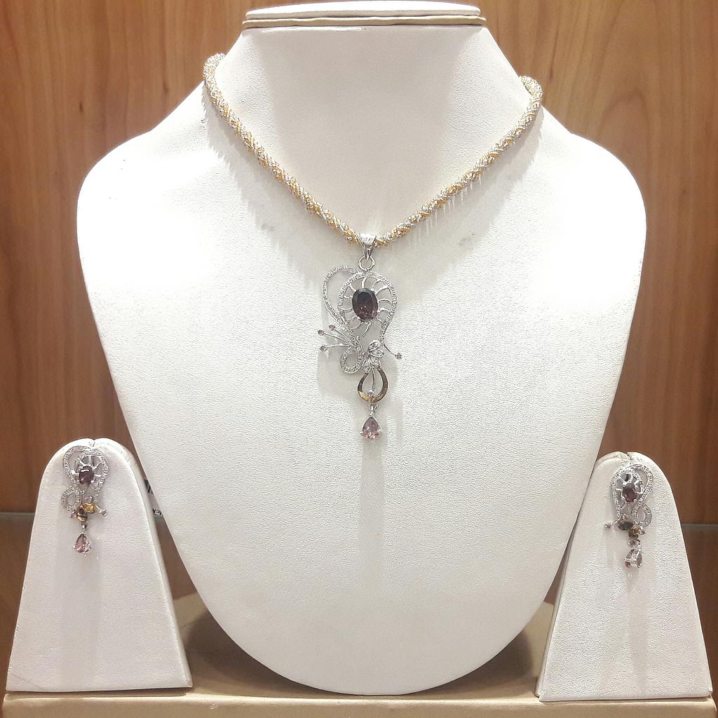 DIAMOND HALF SET PENDENT