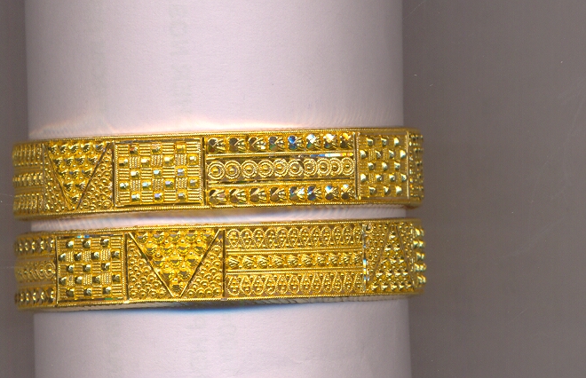 GOLD BANGLE PLAIN EXCLUSIVE