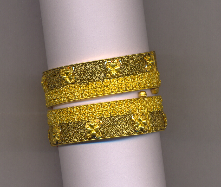 GOLD BANGLE PLAIN EXCLUSIVE