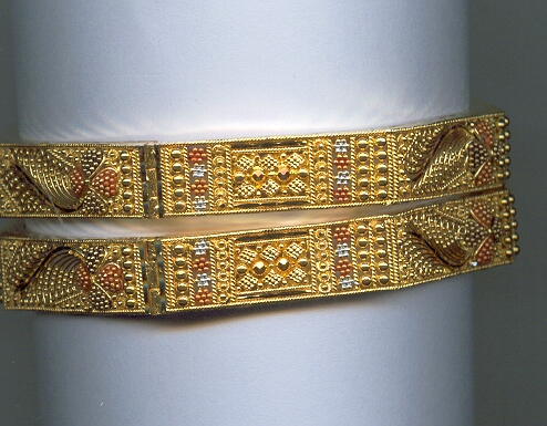 GOLD BANGLE PLAIN EXCLUSIVE