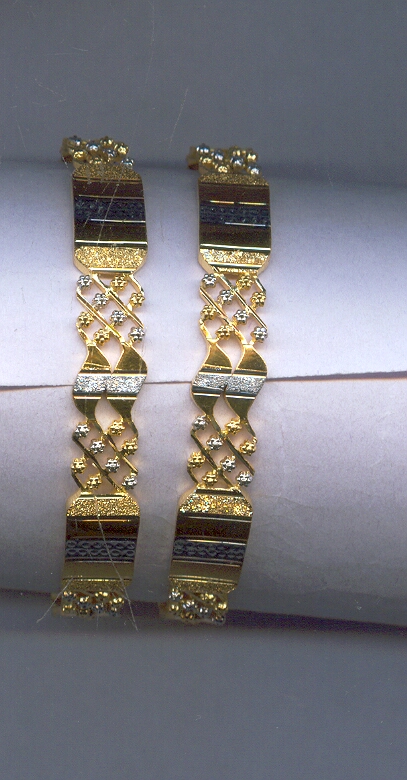 GOLD BANGLE PLAIN EXCLUSIVE