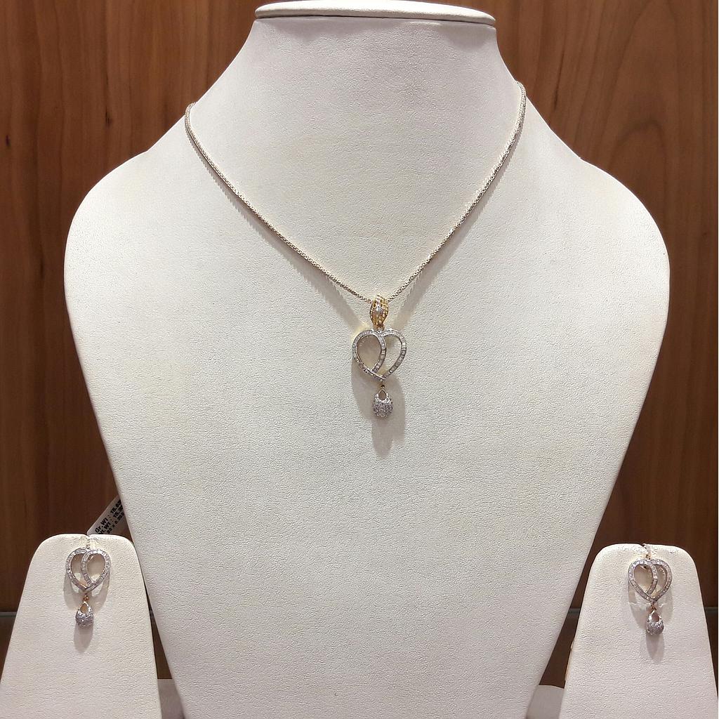DIAMOND HALF SET PENDENT FANCY