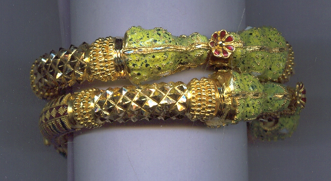 GOLD BANGLE PLAIN EXCLUSIVE