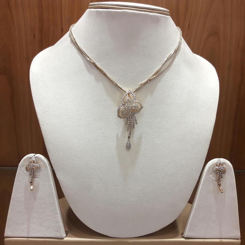DIAMOND HALF SET PENDENT GENERAL
