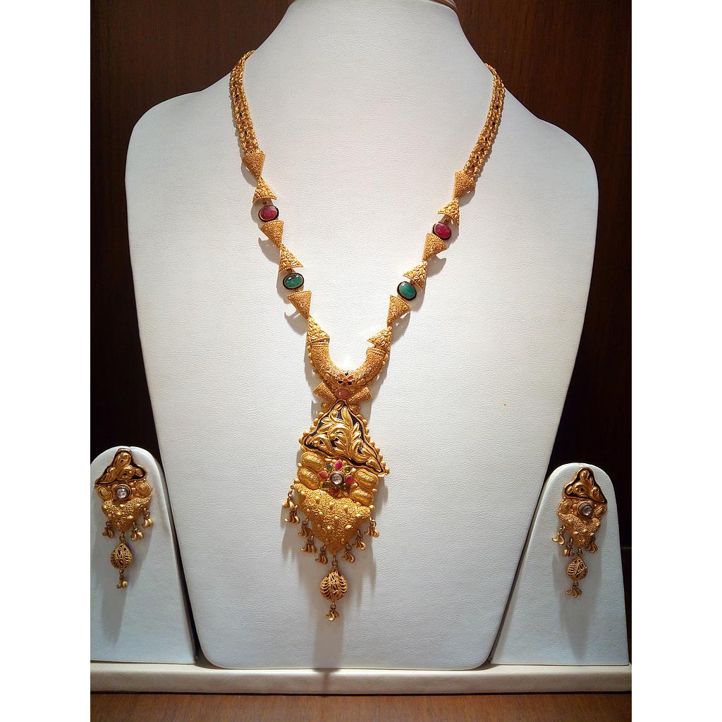 GOLD HALF SET LONG DESIGNER