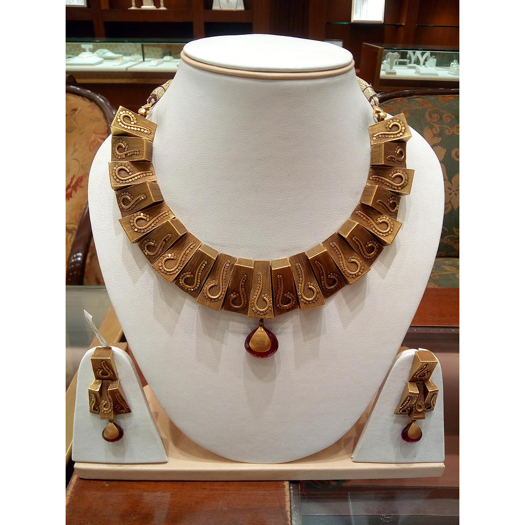 GOLD HALF SET ROUND ANTIQUE EXCLUSIVE