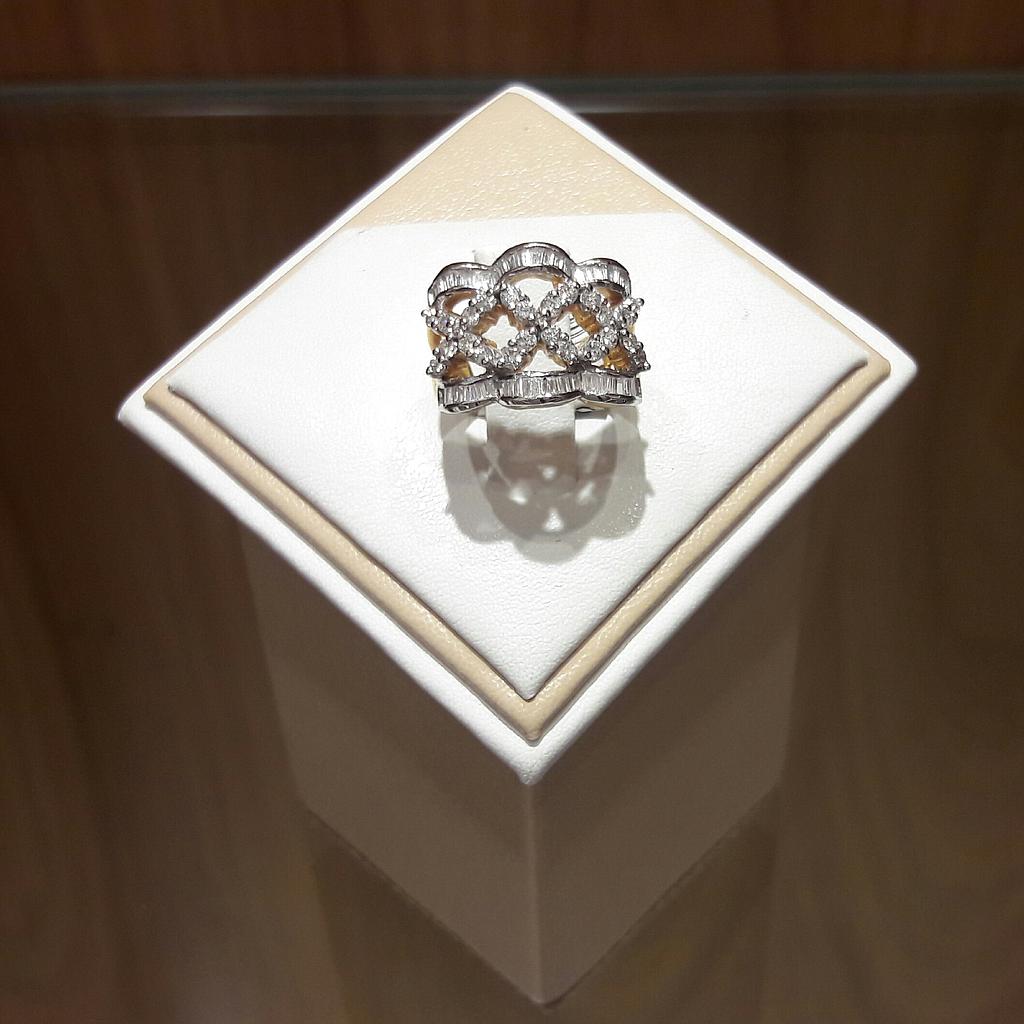 DIAMOND RING LADIES FANCY