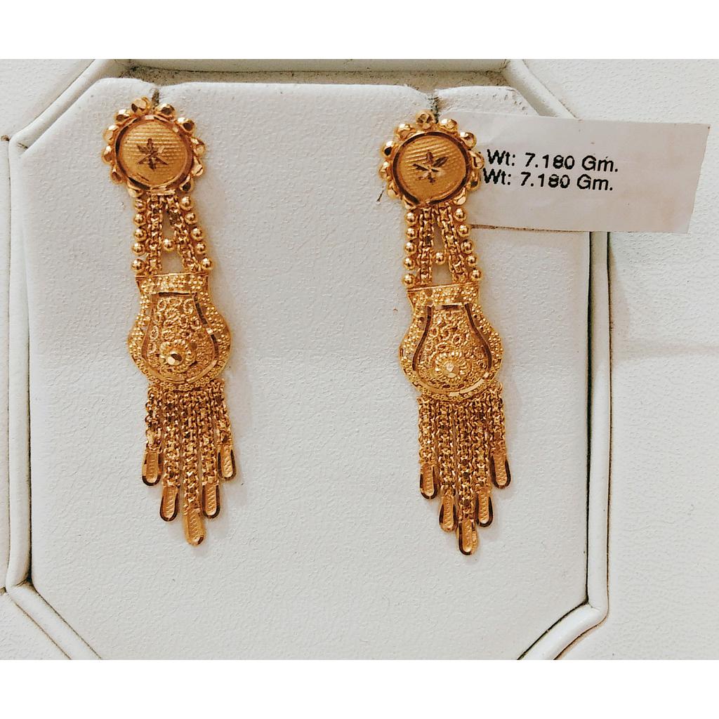 GOLD HANGING
