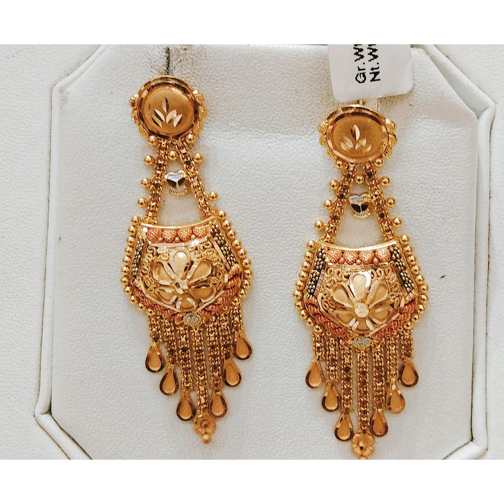 GOLD HANGING