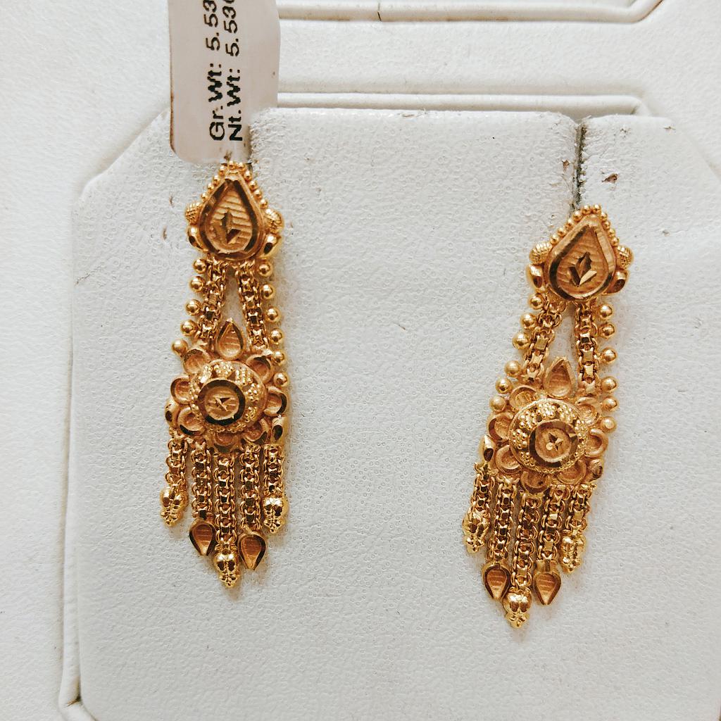GOLD HANGING