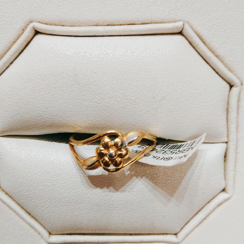 GOLD RING LADIES CASTING EXCLUSIVE