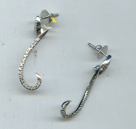 DIAMOND EARRING