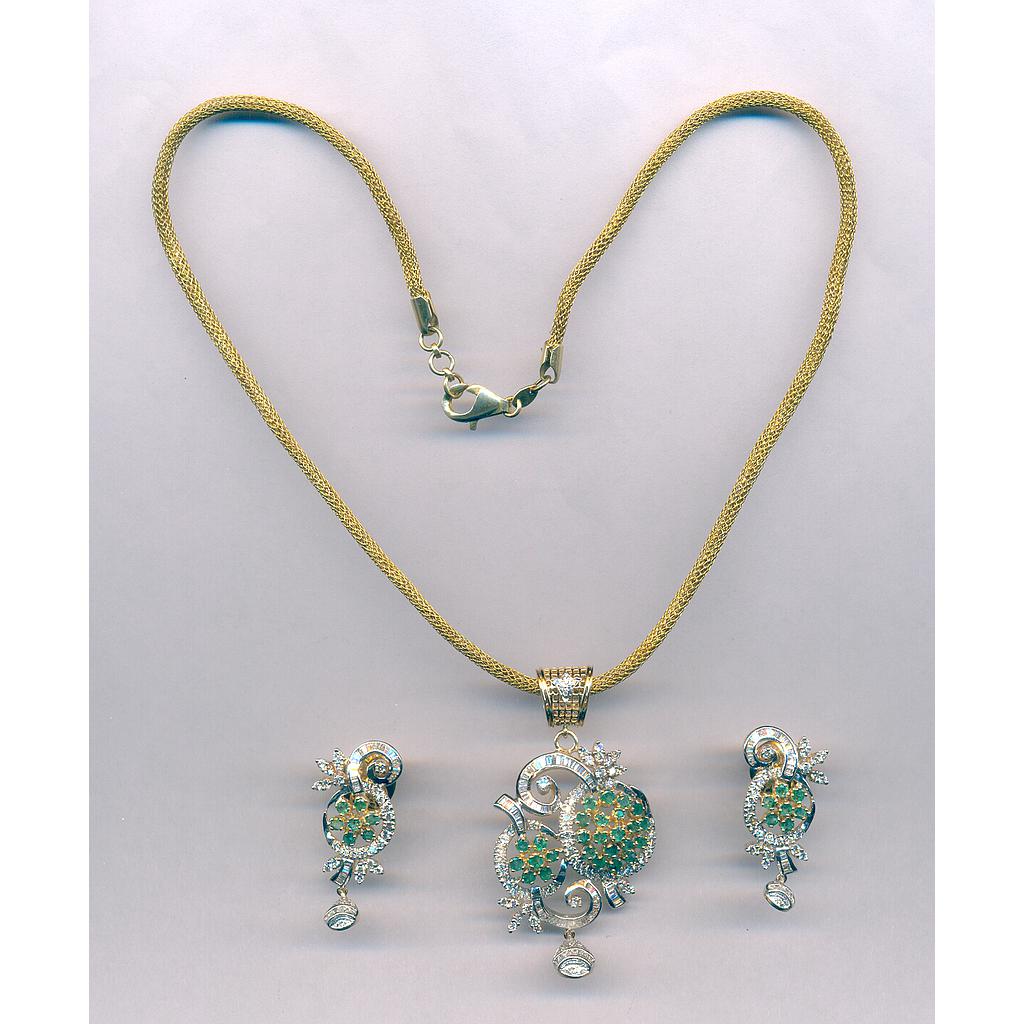 DIAMOND HALF SET PENDENT
