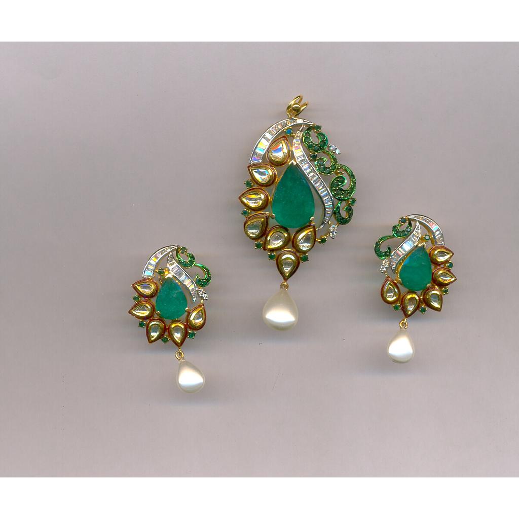 DIAMOND HALF SET PENDENT POLKI