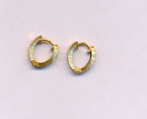 GOLD EARRING