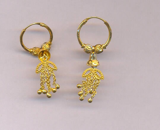 GOLD EARRING