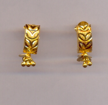 GOLD EARRING CASTING EXCLUSIVE