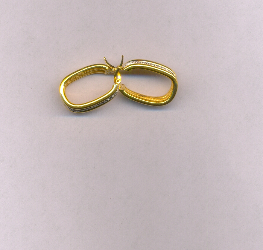 GOLD EARRING CASTING EXCLUSIVE