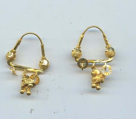 GOLD EARRING CASTING EXCLUSIVE