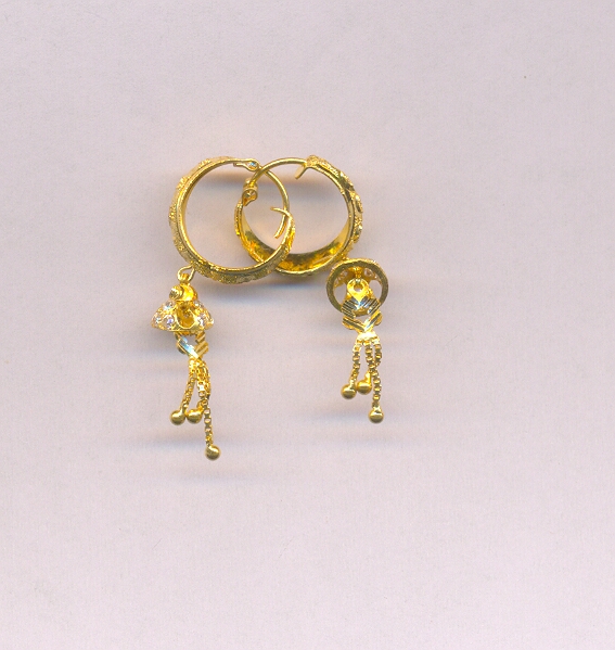 GOLD EARRING PLAIN FANCY