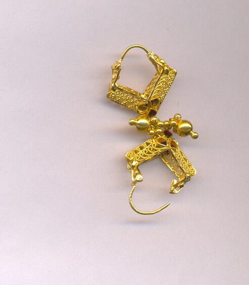 GOLD EARRING PLAIN FANCY