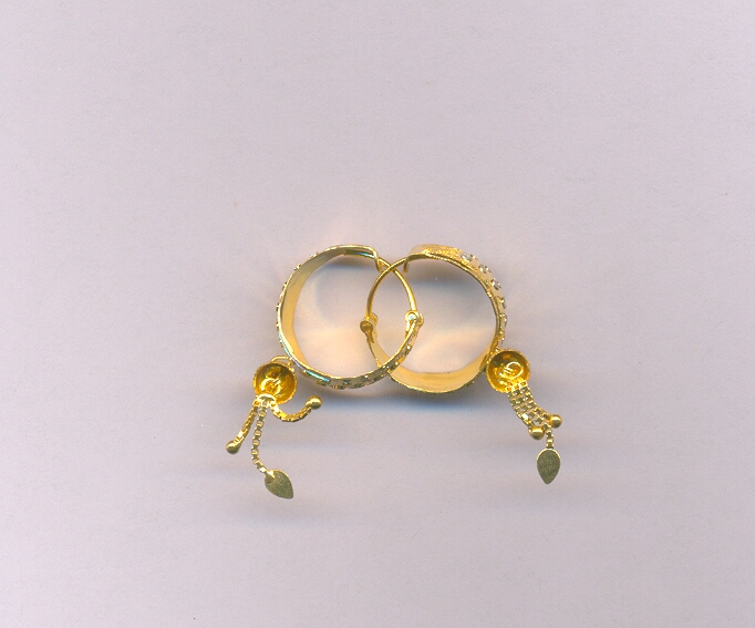GOLD EARRING PLAIN FANCY
