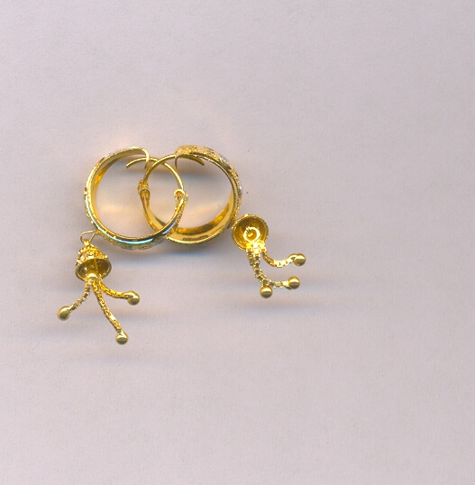 GOLD EARRING PLAIN FANCY
