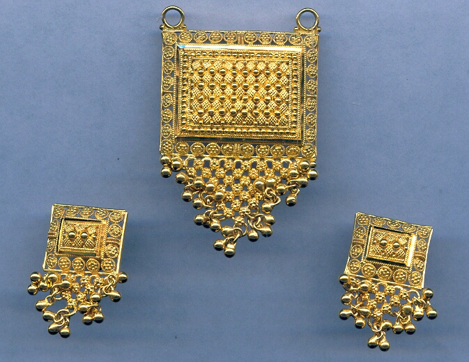 GOLD HALF SET