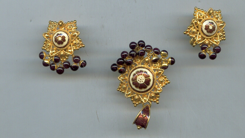 GOLD HALF SET